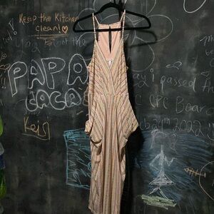 BCBGeneration deep pocket beautiful multicolor dress